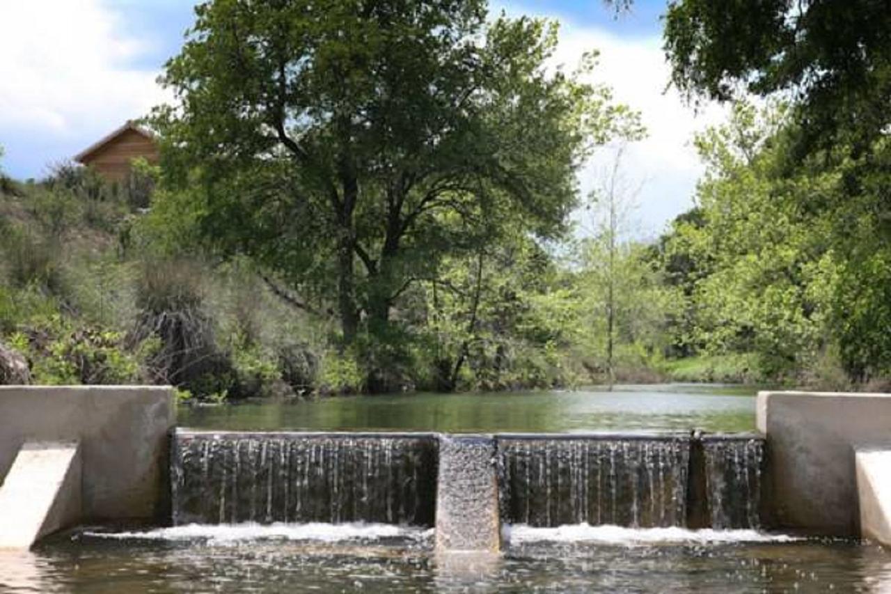 City On A Hill At Spring Creek Bed & Breakfast Fredericksburg Exterior photo